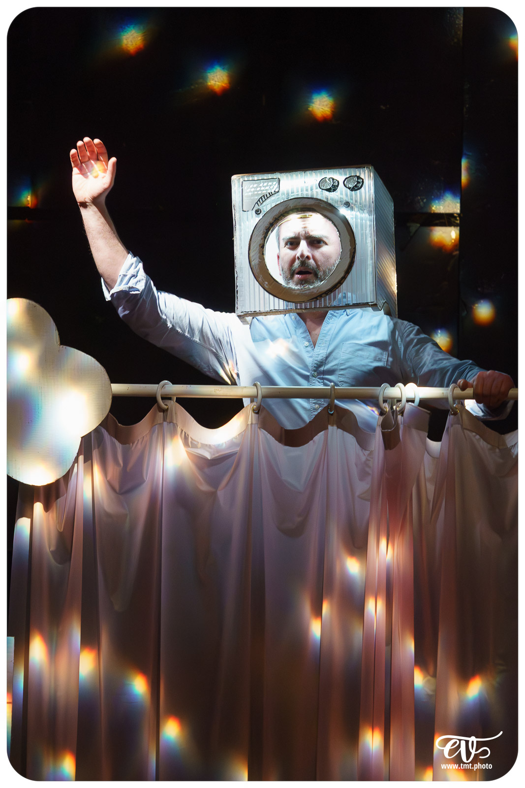 TMTPHOTO 2025.03.05 DERRIERE LE HUBLOT SE CACHE PARFOIS DU LINGE (LES FILLES DE SIMONE) 028